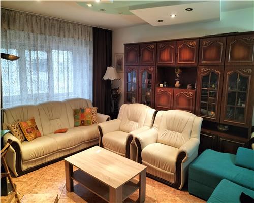 DE VANZARE APARTAMENT 3 CAMERE BARLAD