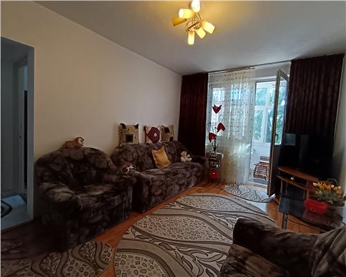 DE VANZARE APARTAMENT 2 CAMERE BARLAD